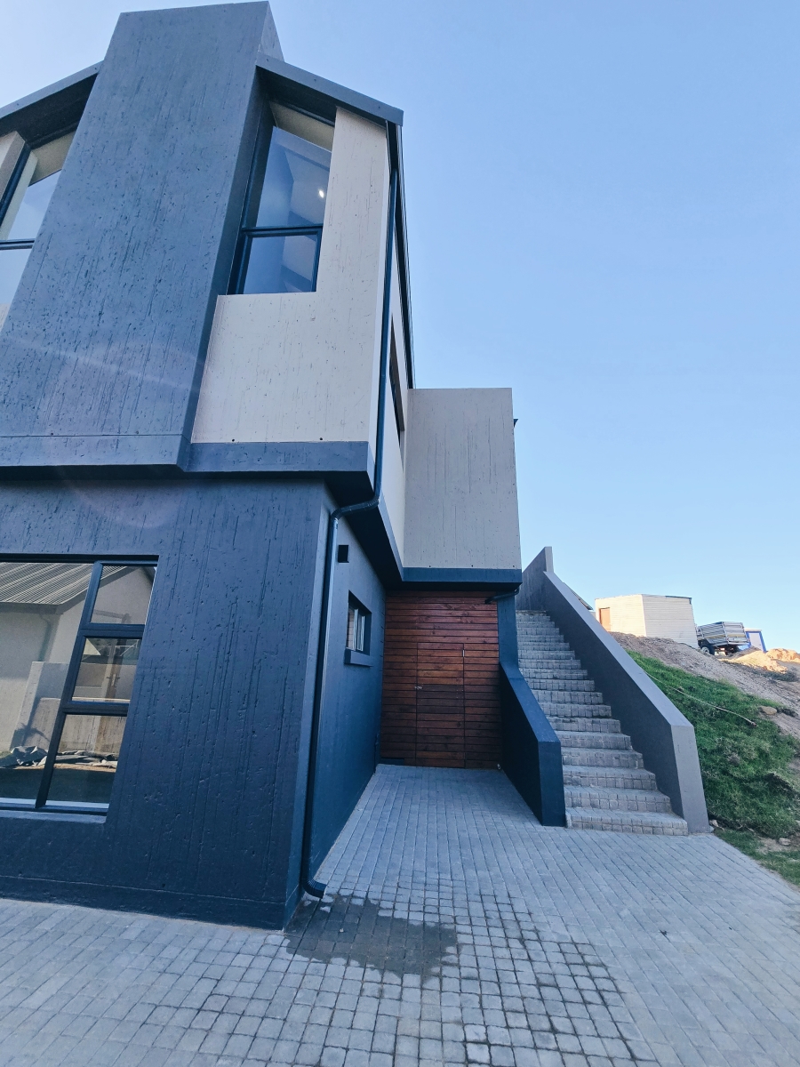 5 Bedroom Property for Sale in Outeniquasbosch Western Cape